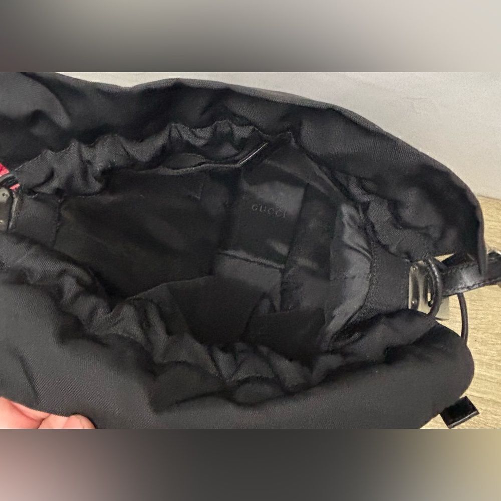 Gucci EUC vintage authenticated black nylon drawstring bucket shoulder bag - Picture 9 of 15
